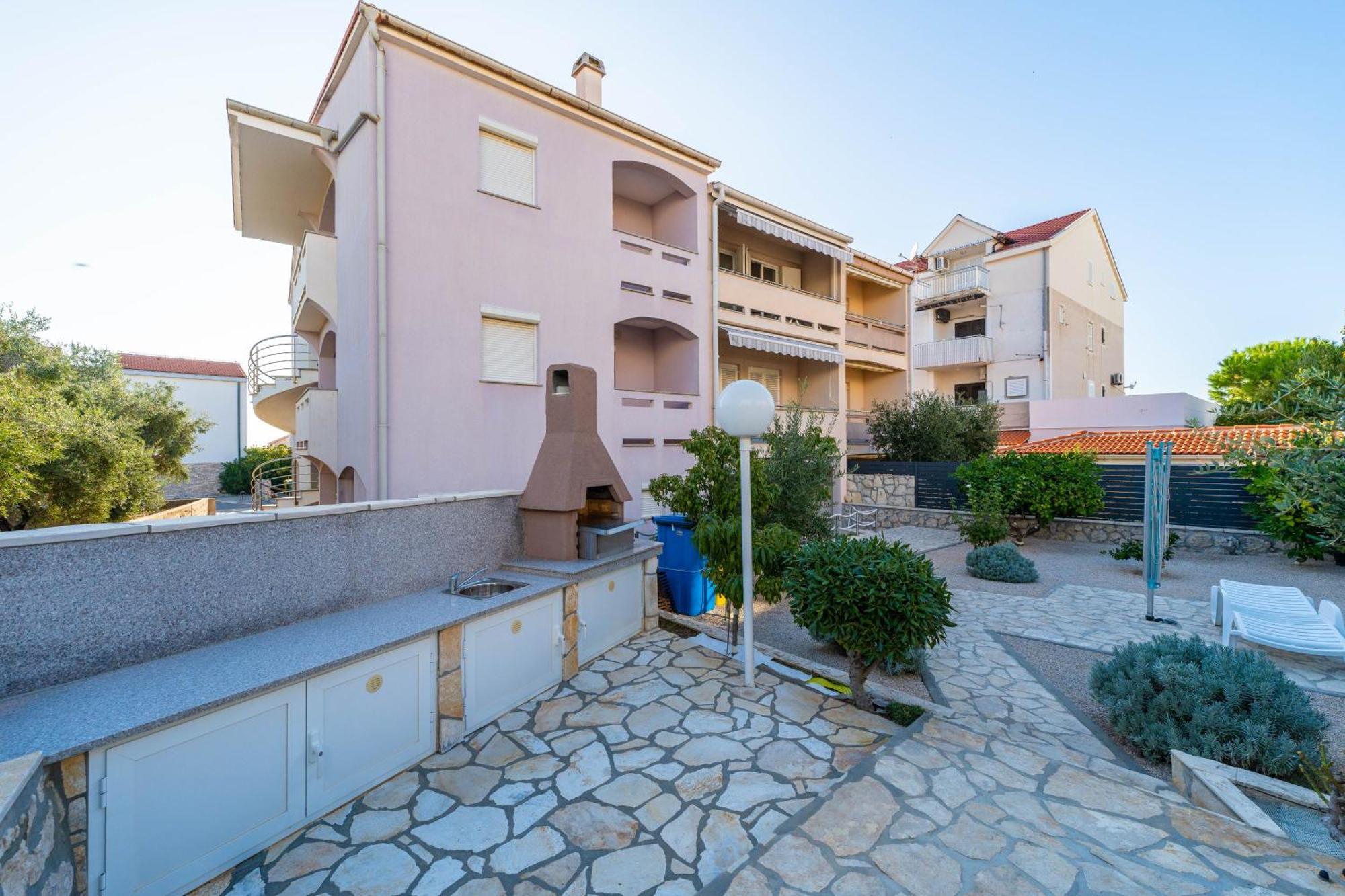 Apartments Cvetka Novalja Exterior foto